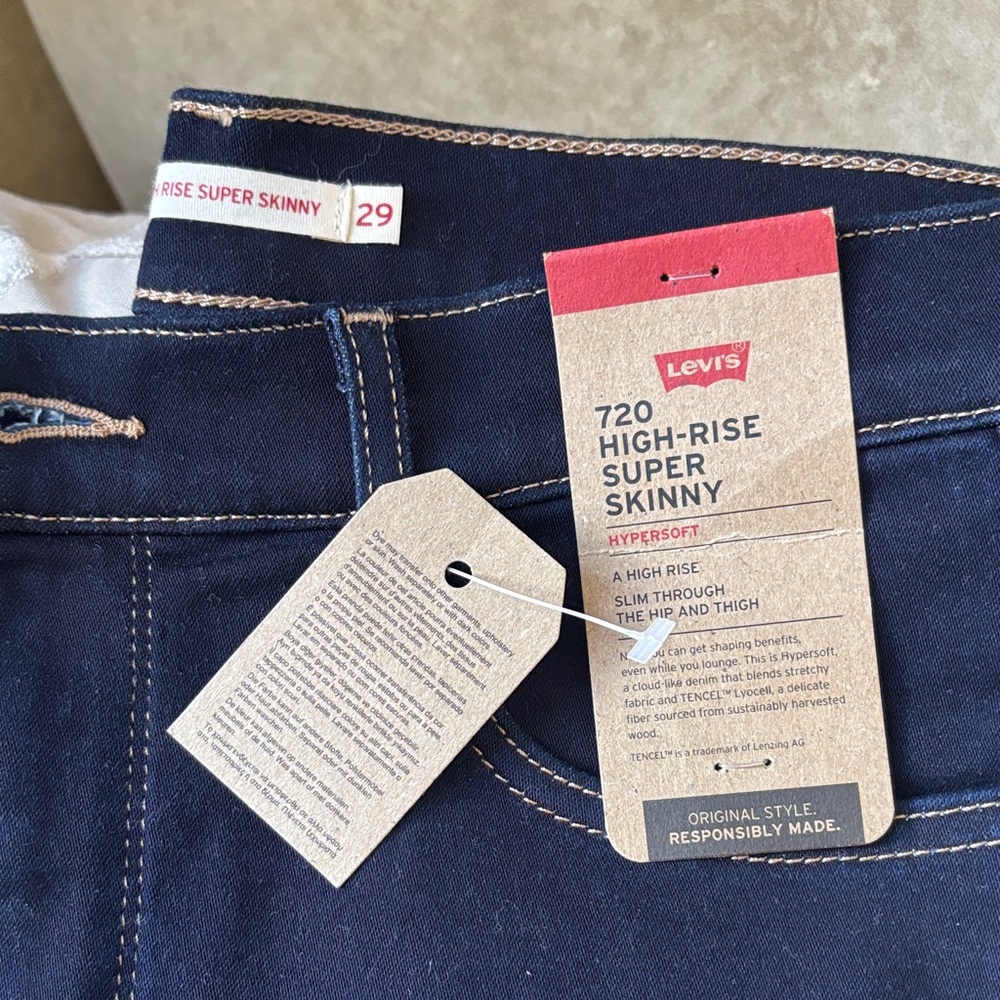 Levi's Women's Navy Skinny Jeans - Picture 5 of 7